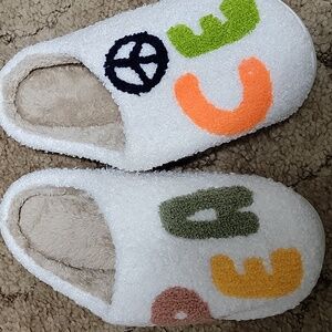 NWOT Miss Sparkling Variety Slippers Women Size 5-6 (37/38)